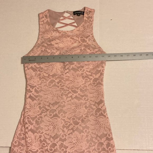 Sequin Hearts women's size 5 (juniors) pink lace dress - Picture 8 of 10